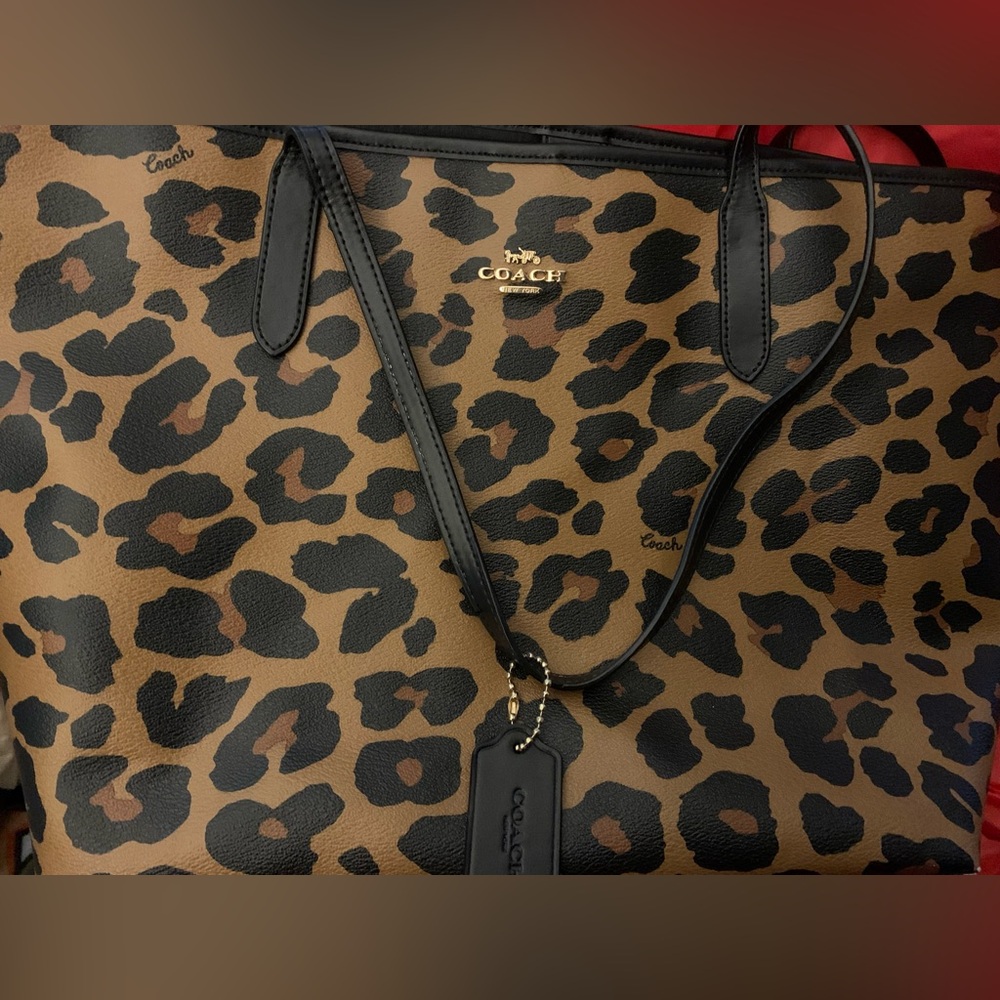 Coach bag
Gently used